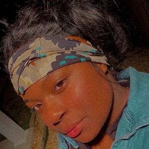 Meet your Posher, Aniya